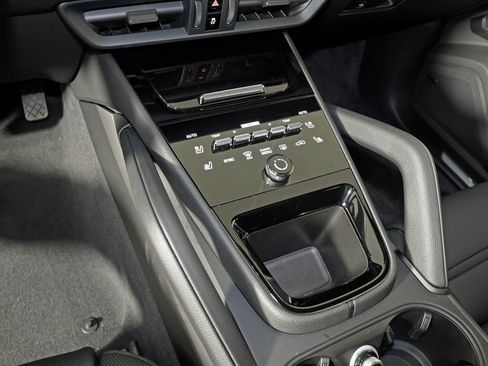 Certified 2026 Porsche Cayenne Coupe AWD/4WD image 28