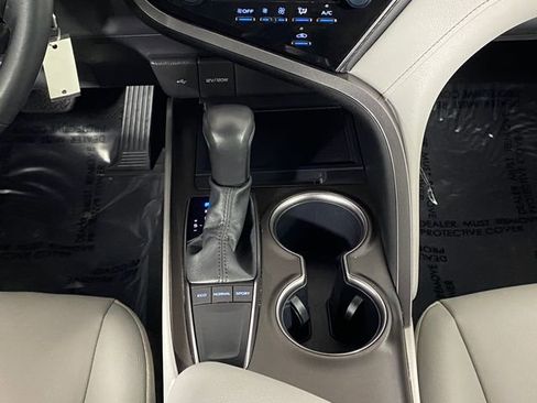 Used 2024 Toyota Camry SE FWD image 16