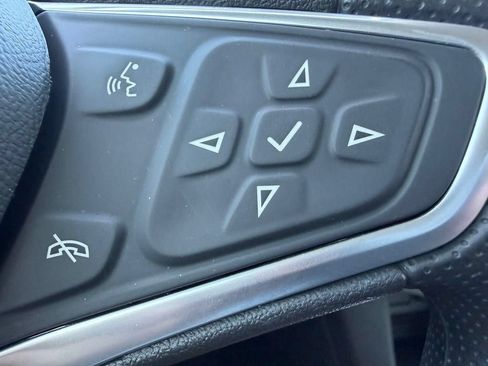 Used 2023 Chevrolet Equinox LS w/ Midnight Edition FWD image 18