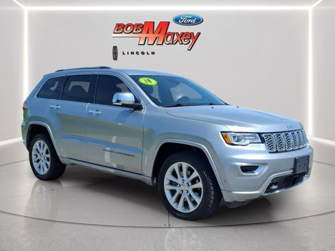 Used 2018 Jeep Grand Cherokee Overland w/ Jeep Active Safety Group AWD/4WD image 3