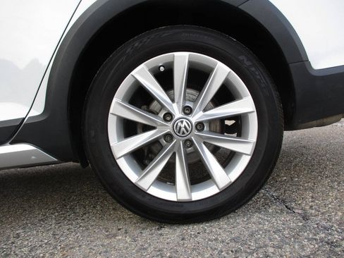 Used 2018 Volkswagen Golf Alltrack SE AWD/4WD image 44