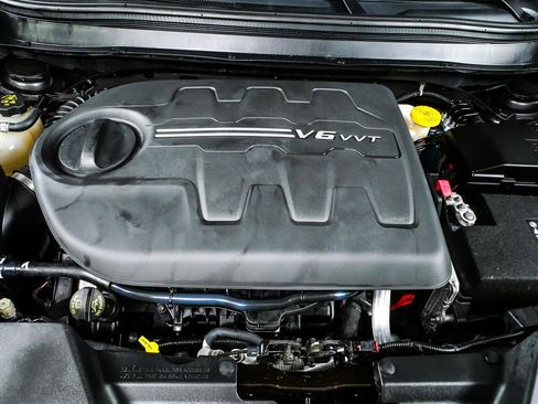 Used 2016 Jeep Cherokee Limited AWD/4WD image 34