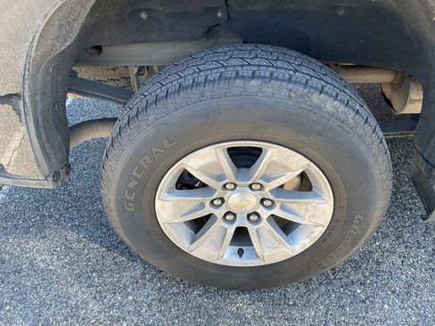 Used 2023 Chevrolet Silverado 1500 LT w/ Protection Package image 10