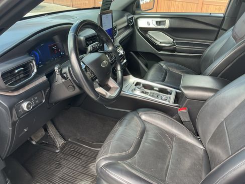 Used 2021 Ford Explorer Platinum w/ Equipment Group 601A AWD/4WD image 11