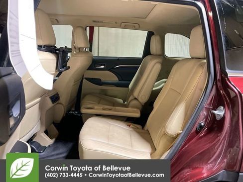 Used 2016 Toyota Highlander Limited Platinum image 23