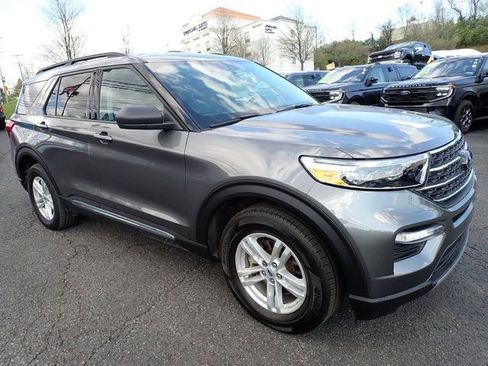 Used 2023 Ford Explorer XLT w/ Equipment Group 202A image 4