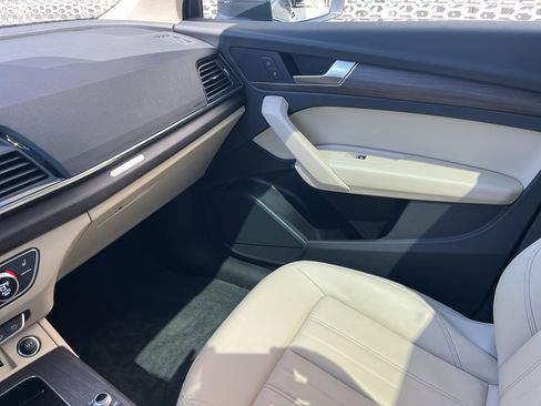 Used 2023 Audi Q5 2.0T Premium w/ Convenience Package image 17