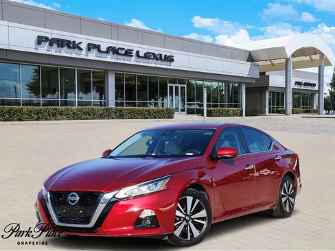 Used 2019 Nissan Altima 2.5 SV image 1