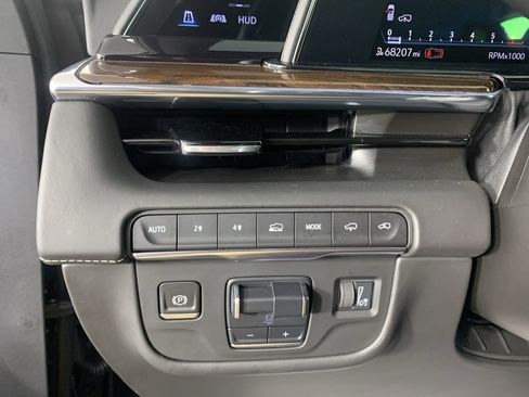 Used 2021 Cadillac Escalade ESV Sport Platinum AWD/4WD image 16