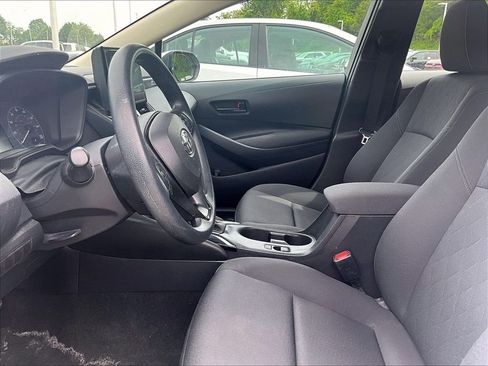 Used 2023 Toyota Corolla LE FWD image 4