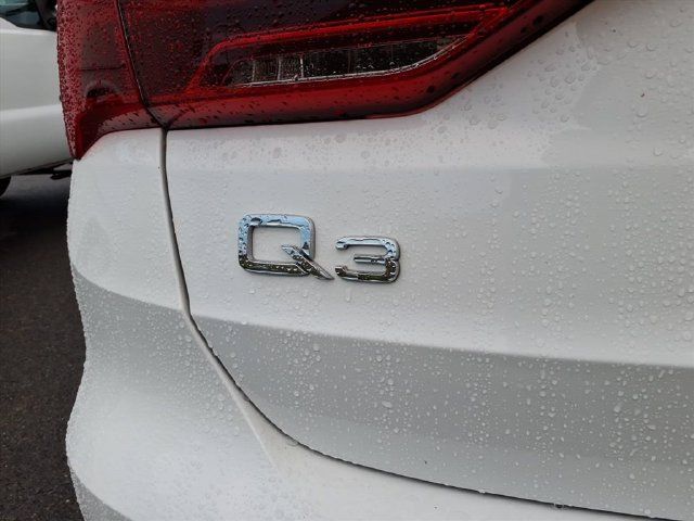 Used 2025 Audi Q3 2.0T Premium AWD/4WD image 8