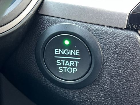 Used 2020 Ford Escape SE image 28