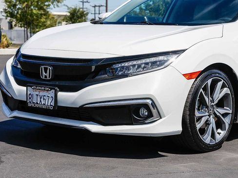 Used 2019 Honda Civic Touring image 7