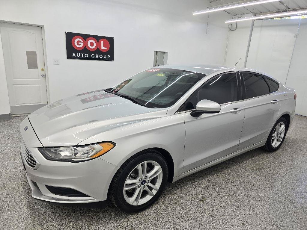Used 2018 Ford Fusion SE FWD image 3