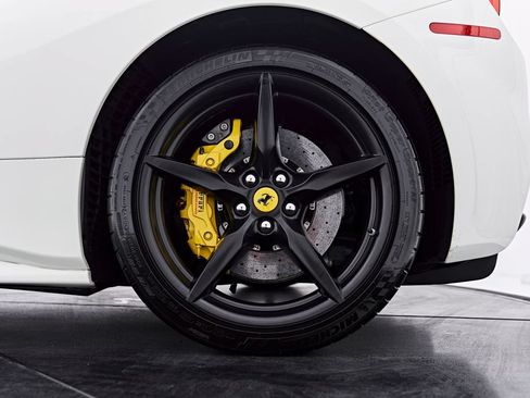 Used 2019 Ferrari 488 Spider RWD image 41