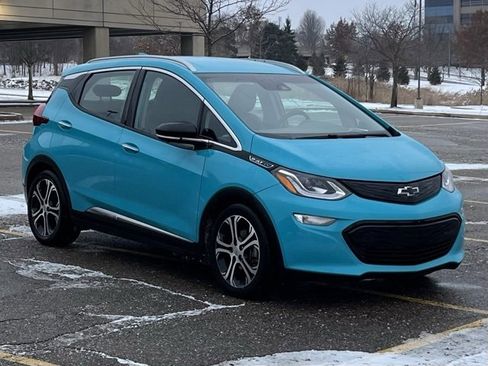 Used 2021 Chevrolet Bolt Premier w/ Infotainment Package image 9