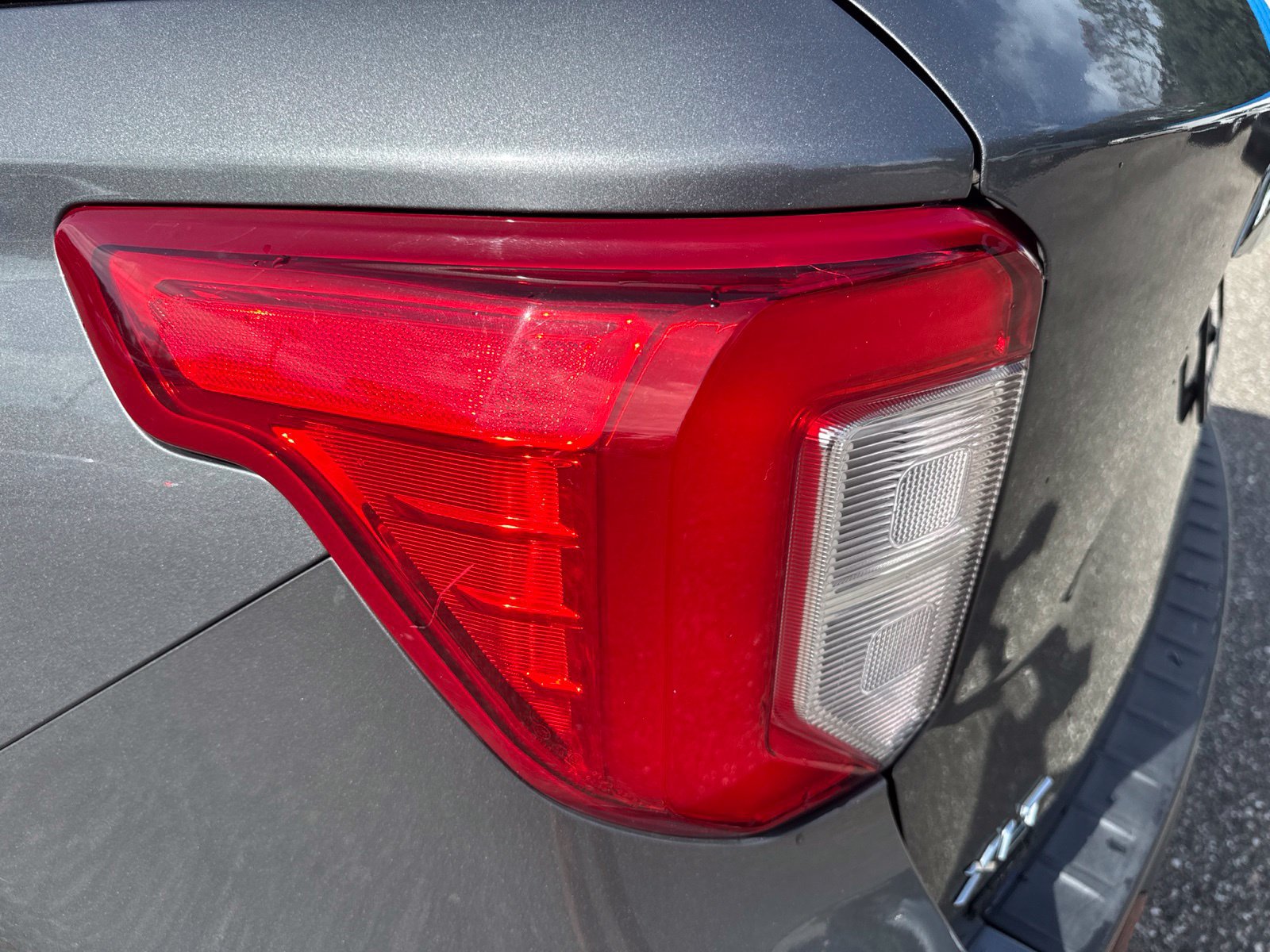 Used 2021 Ford Explorer XLT w/ Equipment Group 202A RWD image 10