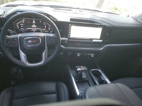 Certified 2024 GMC Sierra 1500 SLT w/ SLT Premium Package AWD/4WD image 17