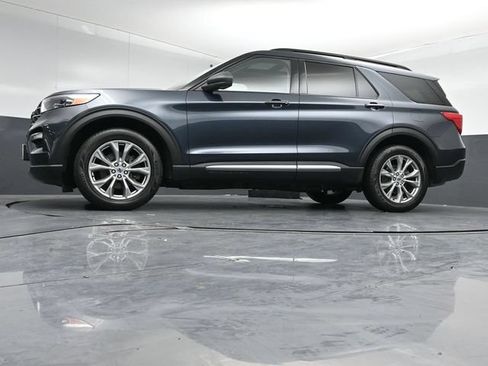 Certified 2022 Ford Explorer XLT w/ Equipment Group 202A AWD/4WD image 41