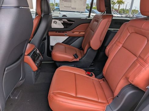 New 2026 Lincoln Aviator Reserve AWD/4WD image 16