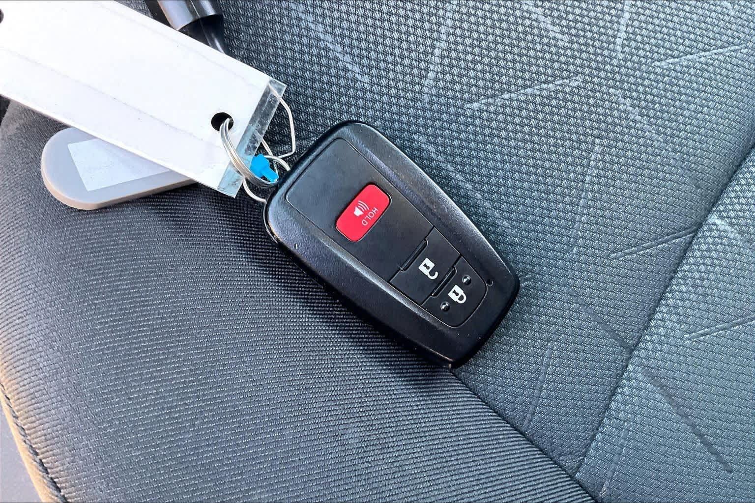 Used 2025 Toyota RAV4 XLE w/ Weather Package AWD/4WD image 14