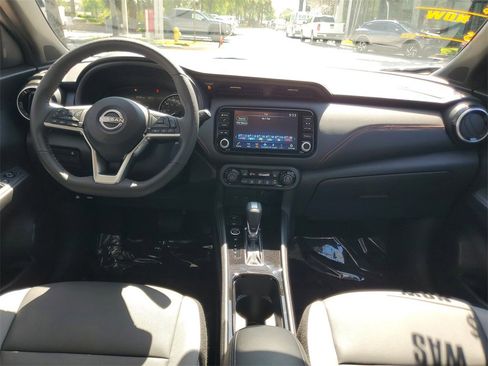 Certified 2024 Nissan Kicks SR w/ SR Premium Package FWD image 12