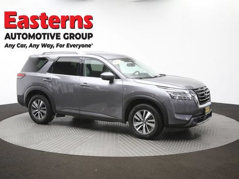 Used 2022 Nissan Pathfinder SL AWD/4WD image 48