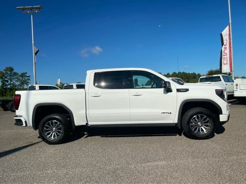 Used 2023 GMC Sierra 1500 AT4 w/ AT4 Premium Package AWD/4WD image 4