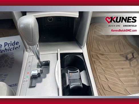 Used 2010 Toyota Camry LE image 26