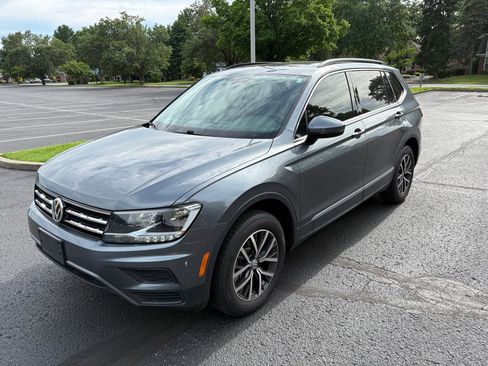 Used 2020 Volkswagen Tiguan SE R-Line AWD/4WD image 5
