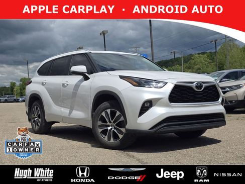Used 2023 Toyota Highlander XLE FWD image 1