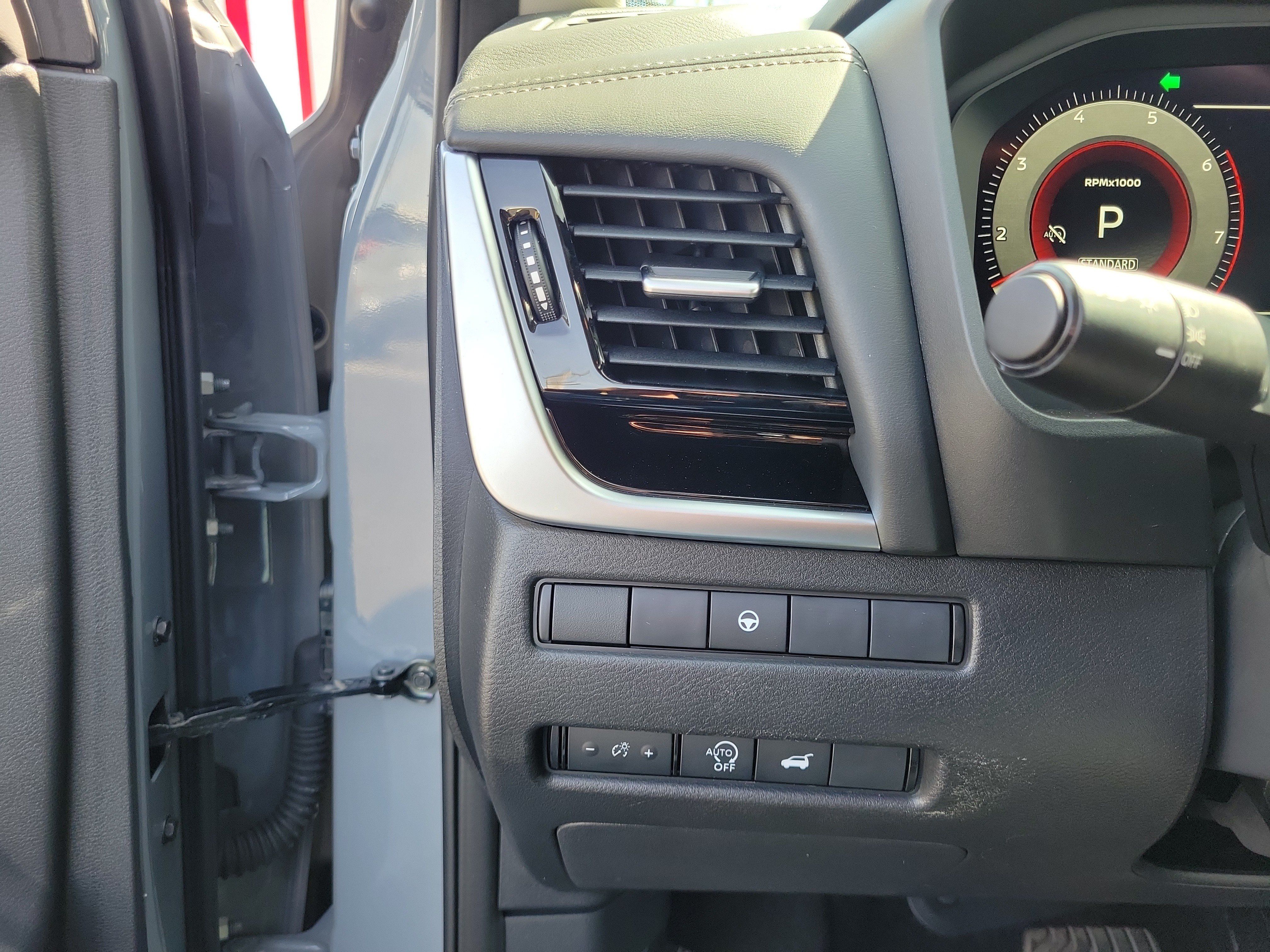 Certified 2025 Nissan Rogue SL FWD image 20