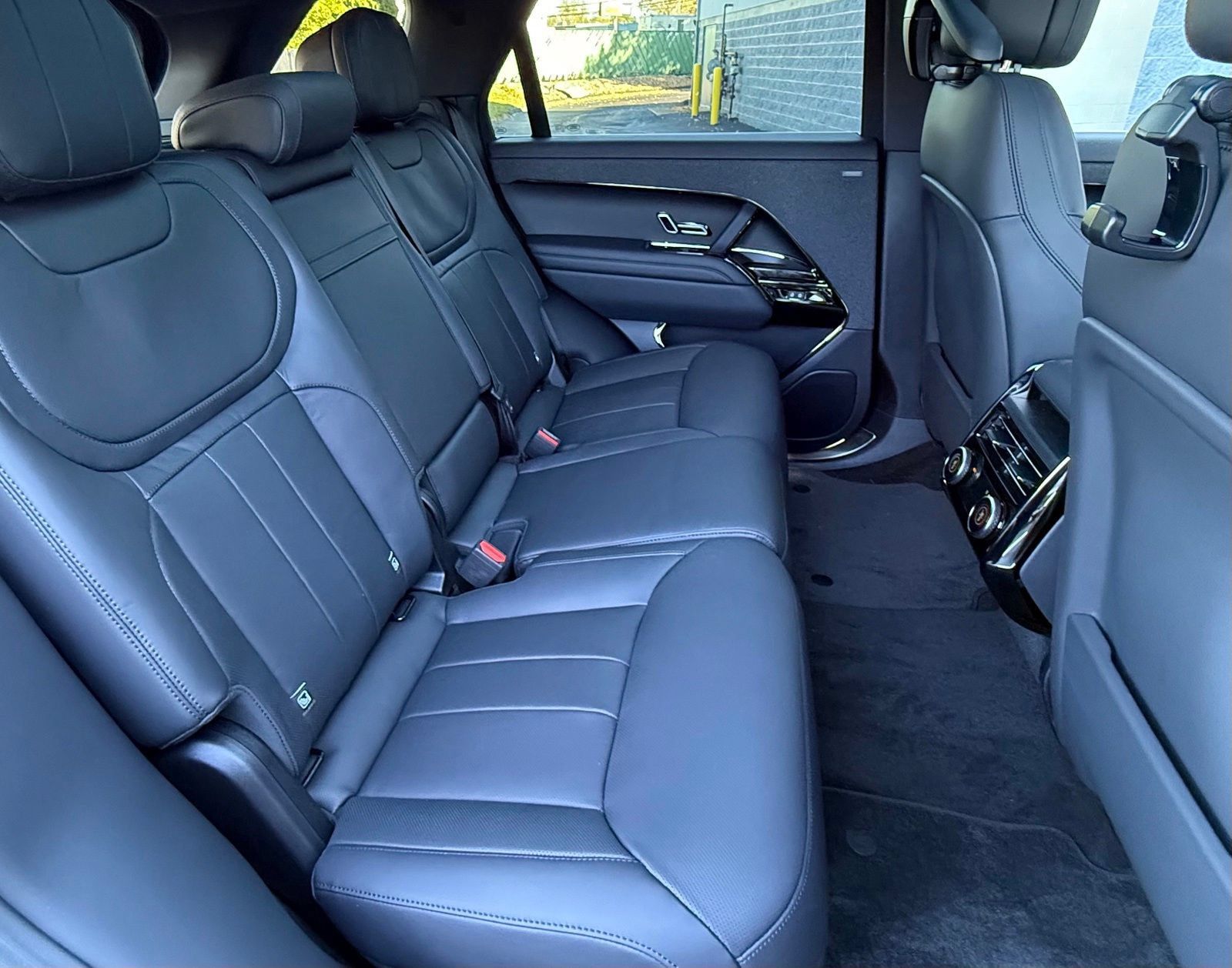 New 2026 Land Rover Range Rover Sport SE AWD/4WD image 16