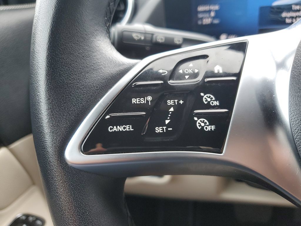 Used 2025 Mercedes-Benz GLA 250 4MATIC image 27