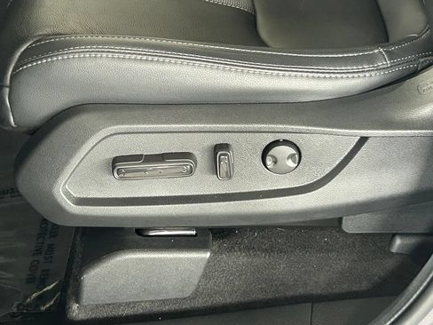 Used 2024 Honda Pilot EX-L image 17
