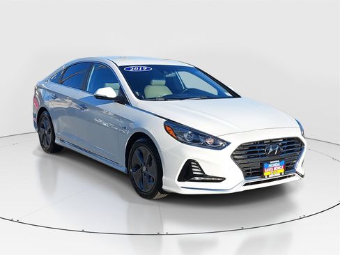Used 2019 Hyundai Sonata Limited image 3