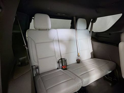 Used 2021 Chevrolet Tahoe Z71 w/ Z71 Signature Package AWD/4WD image 29