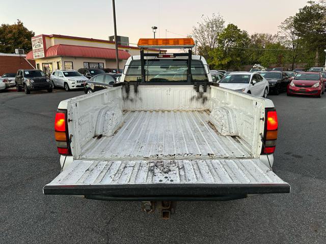 Used 2005 GMC Sierra 2500 W/T w/ Heavy-Duty Power Package RWD image 12