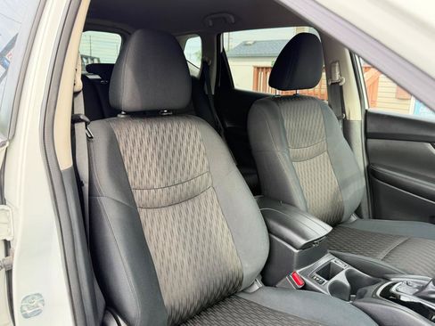 Used 2018 Nissan Rogue SV AWD/4WD image 44