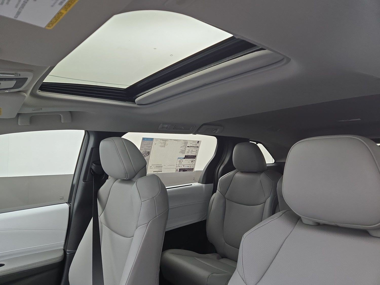 New 2026 Toyota Sienna XLE FWD image 27
