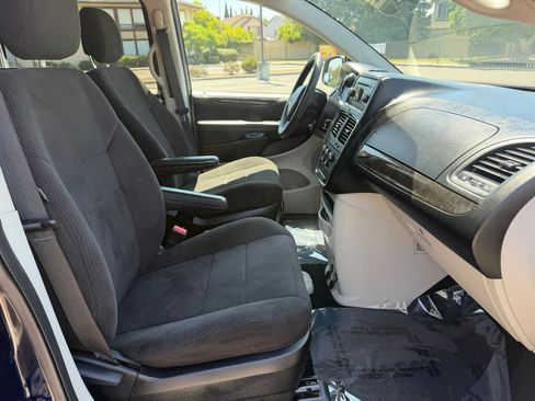 Used 2012 Dodge Grand Caravan SE FWD image 14
