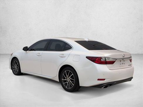 Used 2018 Lexus ES 350 w/ Luxury Package w/Wood Trim FWD image 3