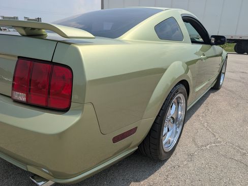 Used 2005 Ford Mustang GT Premium RWD image 30