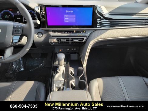 Used 2025 Toyota Camry XLE image 14