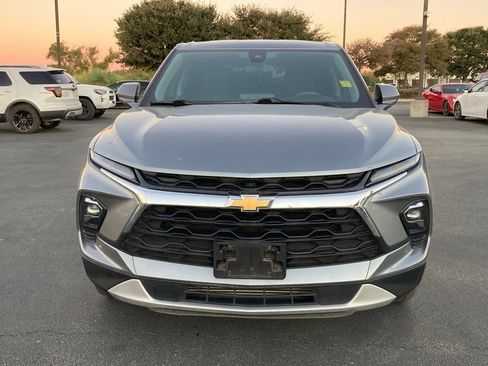 Used 2023 Chevrolet Blazer LT image 2