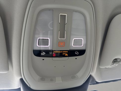 Used 2023 Volvo S60 B5 Plus image 24