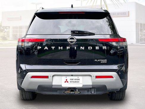 Used 2022 Nissan Pathfinder Platinum AWD/4WD image 17