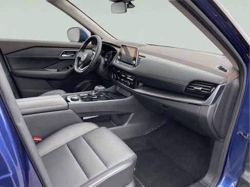 Used 2021 Nissan Rogue SV w/ Premium Package image 21