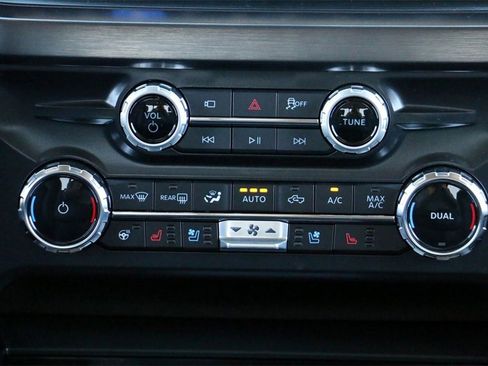 New 2026 Ford F250 Lariat w/ Black Appearance Package image 29