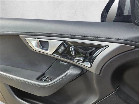 Used 2017 Jaguar F-TYPE Coupe image 15
